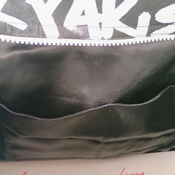 Beautiful Black and White Graphic Tote Bag❤️ - Picture 4 of 6